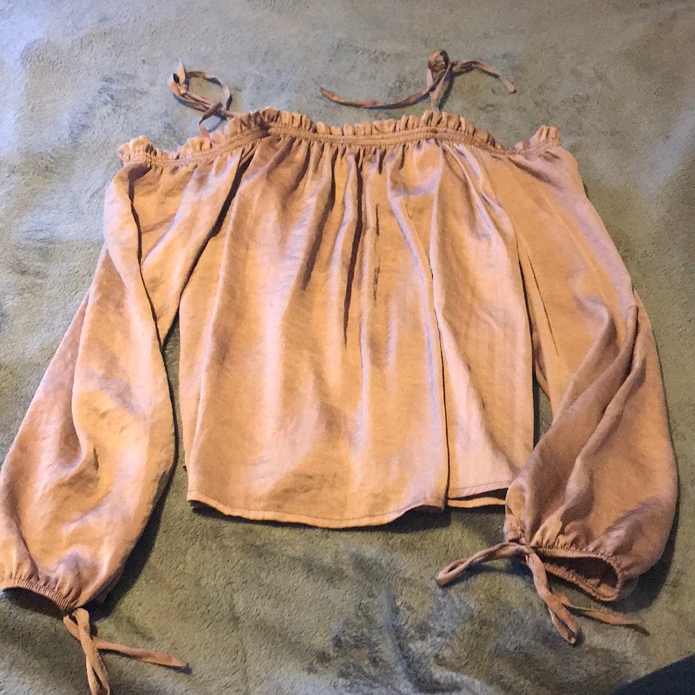 No comment off the shoulder blouse